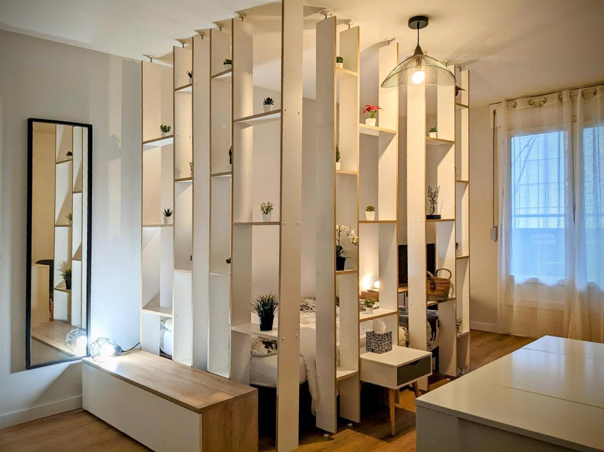 Charpennes Apartment